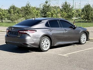 люк 124: Toyota Camry: 2019 г., 2.5 л, Автомат, Гибрид, Седан — 5
