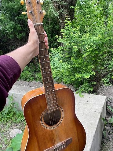 gestalt excalibur: Акустическая гитара Trembita (дредноут) - Корпус формы дредноут, верх — 2