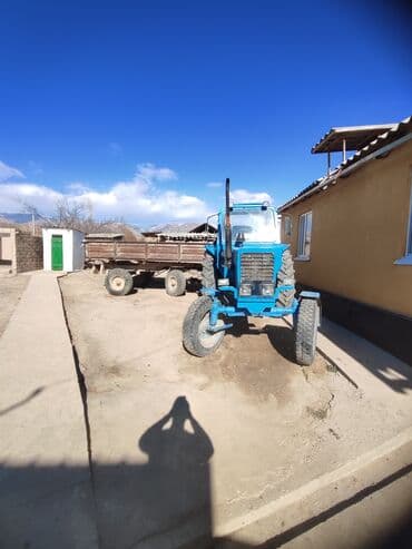 ЛТЗ Тракторлор: Трактор колесный синего цвета с прицепом. Телешкасы менен сатылат — 8