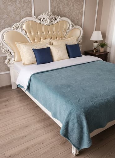 Двуспальная кровать, Б/у, С матрасом, длина - 200 см