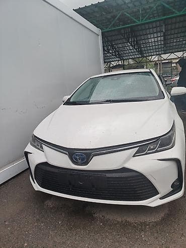 Toyota Corolla: 2022 г., 1.8 л, Вариатор, Гибрид, Седан