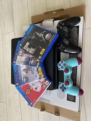 Игровая приставка PlayStation 4 Slim (черная) 1тб В комплекте: - at lalafo.kg Игровая приставка PlayStation 4 Slim (черная) 1тб В комплекте: -