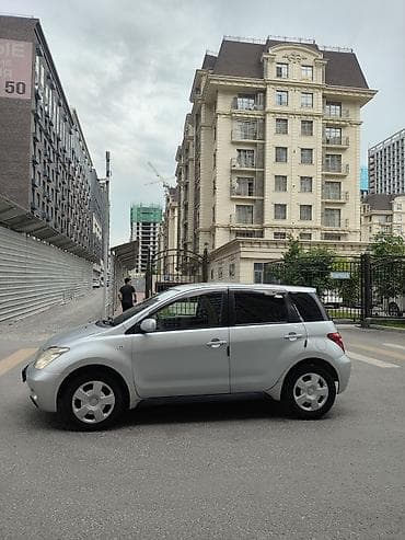 японка машина: Toyota Ist: 2002 г., 1.3 л, Автомат, Бензин, Хэтчбэк — 4