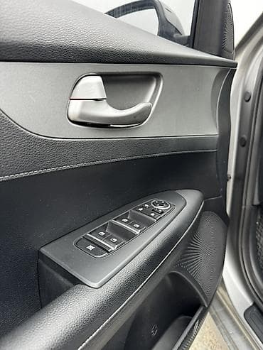 Kia: Kia K3: 2019 г., 1.6 л, Вариатор, Бензин — 10