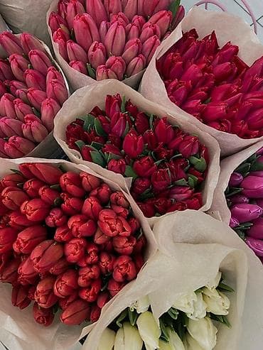 туулган кунго букет: Букет тюльпанов в фирменном пакете - Элегантная композиция из — 2