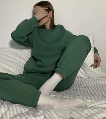джоггеры: Новый костюм из футера на флисе, красивейшего изумрудного цвета — 1