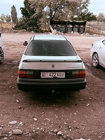 ef m: Volkswagen Passat: 1990 г., 1.8 л, Механика, Бензин, Лифтбек — 4