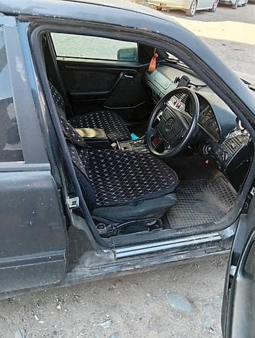v class: Mercedes-Benz C-Class: 1996 г., 0.2 л, Автомат, Седан — 4