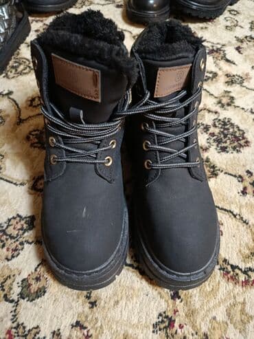 срочно продаю в связи с переездом: Мужские ботинки, 36, Новый, цвет - Черный, Самовывоз — 1