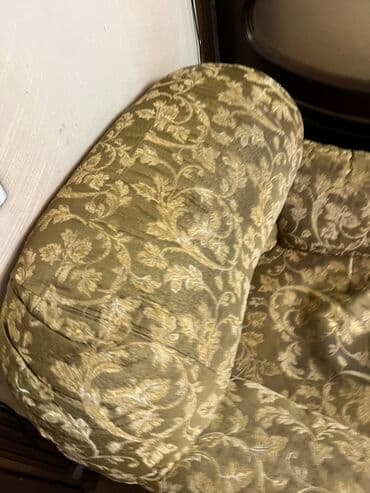 диван раскладной с креслами: Просторный трехместный диван и два кресла с обивкой из ткани цвета — 6