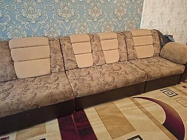 модульный: Угловой модульный диван с мягкими подушками-спинками. Особенности: - — 4
