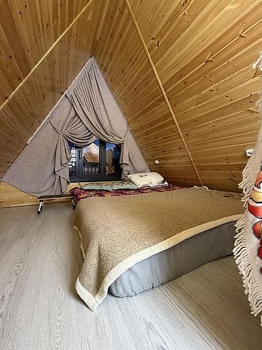 стол для парикмахера: Гостиница a-frame день ночь сутки в г Каракол ! Чисто и Уютно,свежий — 8