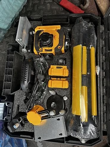 Лазерный нивелир ротационный в комплекте Комплектация в кейсе: -