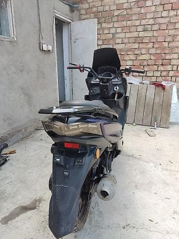 кытай мото: Макси-скутер Yamaha, 150 куб. см, Бензин — 2
