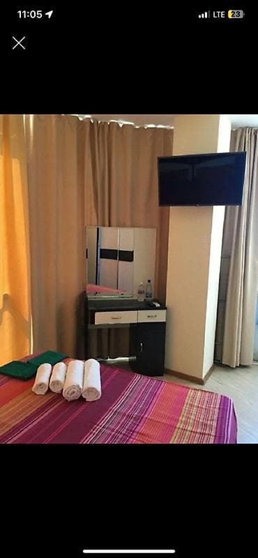 Уютный номер с двуспальной кроватью и базовым оснащением. -