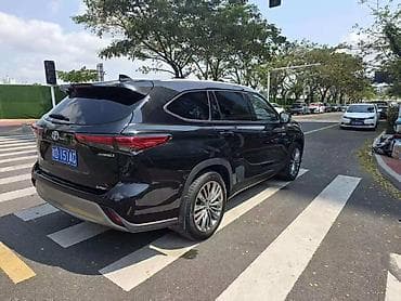 2 8: Toyota Highlander: 2022 г., 2.5 л, Автомат, Гибрид, Кроссовер — 4