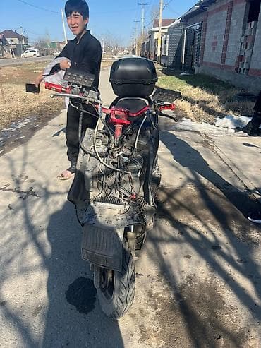 nio et9: Тип скутера 150 куб. см, Бензин, Б/у — 9