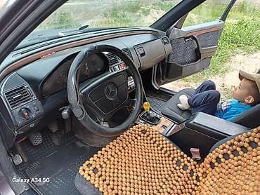Mercedes-Benz E-Class: 1994 г., 2 л, Механика, Бензин, Седан — 5