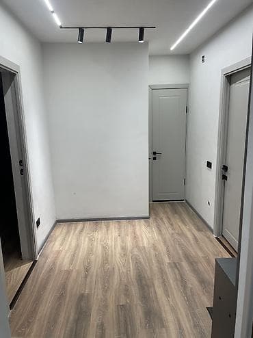 токмок срочно: 3 комнаты, 56 м², 2 этаж, Евроремонт — 9