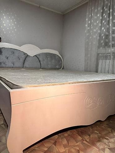 декорации: Двуспальная кровать, С мягким изголовьем, длина - 200 см — 2