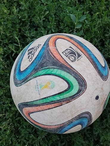 спорт веши: Футбольный мяч Adidas Brazuca (официальный мяч Чемпионата мира FIFA — 2