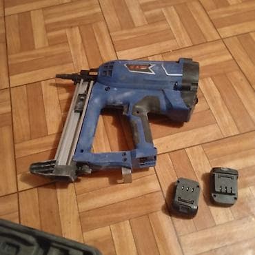 Инструменты: Газовый гвоздезабивной пистолет (нейлер) в комплекте - Тип — 2