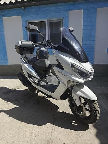 Макси-скутер 150 куб. см, Бензин