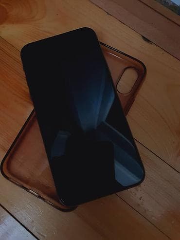 12 с: IPhone X, Серебристый, Чехол — 4