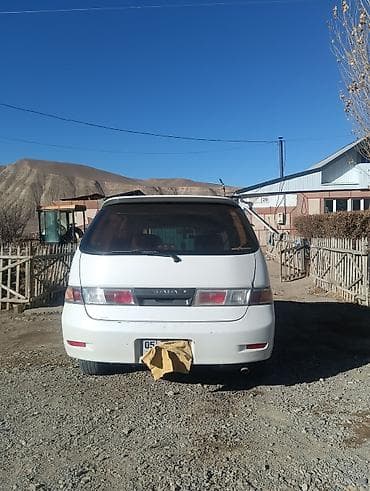 црв рд1: Toyota Gaia: 2000 г., 2 л, Автомат, Бензин, Минивэн — 1