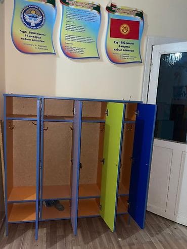 одежда для девочек: Продаются детские шкафчики для одежды, предназначенные для детского — 3
