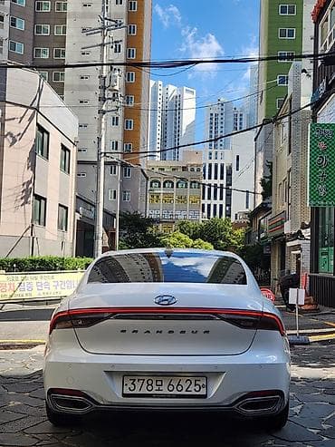 e klass: Hyundai Grandeur: 2020 г., Седан — 4