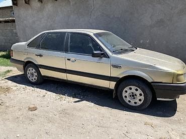 Volkswagen Passat: 1990 г., 1.8 л, Механика, Бензин, Седан — 1
