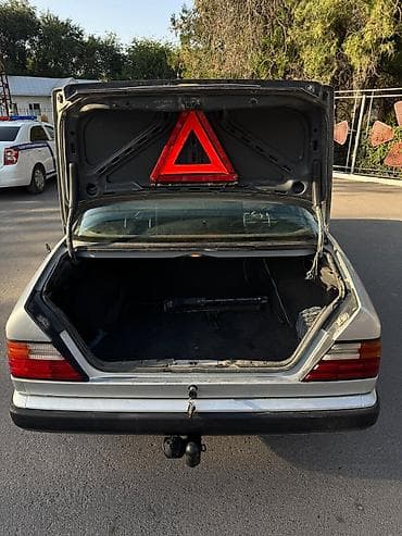 салон гелик: Mercedes-Benz W124: 1989 г., 3 л, Механика, Дизель, Седан — 5