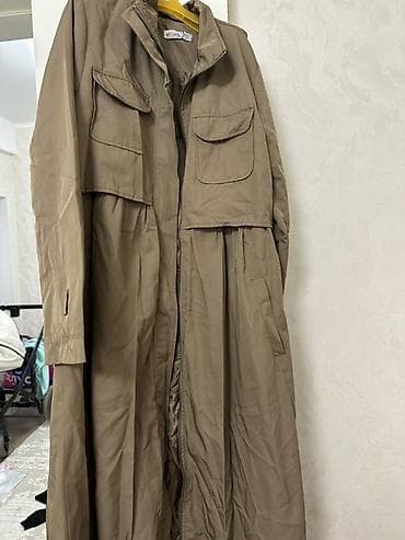 Верхняя одежда – комплект из трех изделий: 1) Плащ/тренч - Длина на