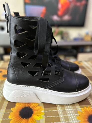 сапоги из натурального меха и кожи: Продаю шикарные кожаные ботинки (весна,лето,осень)Пр.Турция.Фирма — 1