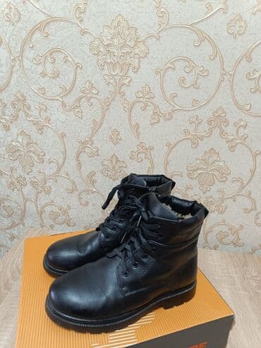 Ботинки: Продается мужские сапоги 38-39 размера, состояние отличное — 1