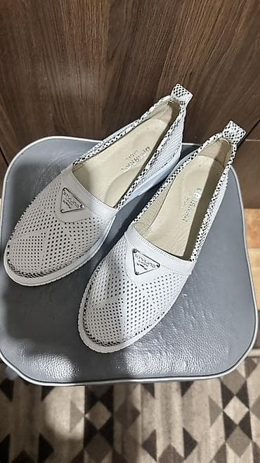 Мокасины и лоферы: Женские летние слипоны белого цвета - Верх перфорированный, дышащий — 2