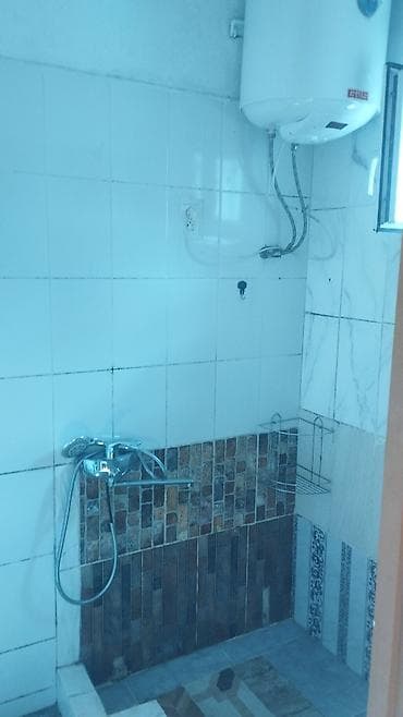 Бөлмөлөр: Квартира здаю нижний аларча ул Зелёный 122дом 15000сомСдаётся — 4