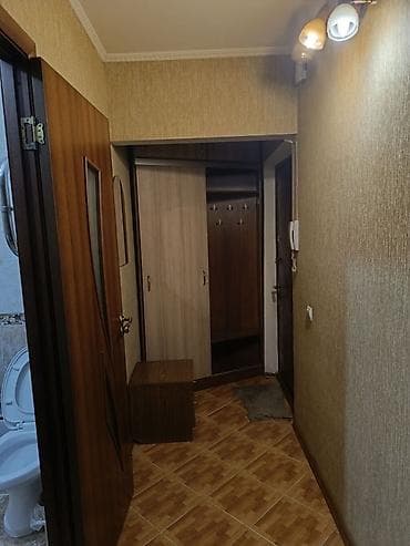 4: Ошский рынок / базар Сдается 1х ком квартира Этаж: 1 из 4 — 3