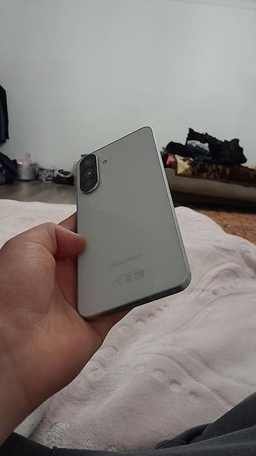 a 51: Samsung Galaxy A56, Б/у, 128 ГБ, цвет - Белый, 1 SIM, 2 SIM, eSIM — 4