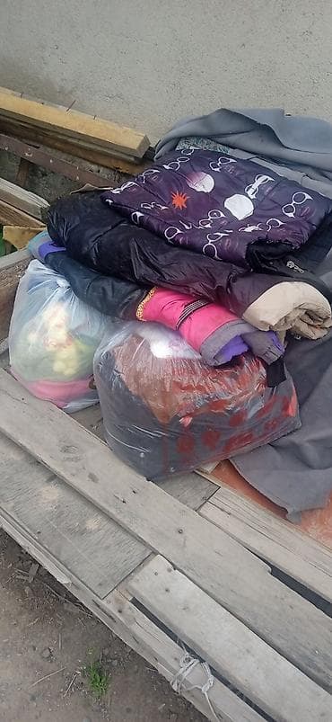 отдам даром вещи для новорожденных: Ар кандай кийимдер курткалар бут кийимдер бекер берем — 1