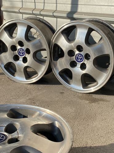 купить диски на ауди: Литые Диски R 16 Toyota, Комплект, отверстий - 5, Б/у — 3