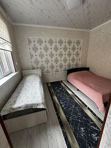 Күндүк ижара: Сдаётся уютный гостевой дом Описание: - Просторная кухня с угловой — 4