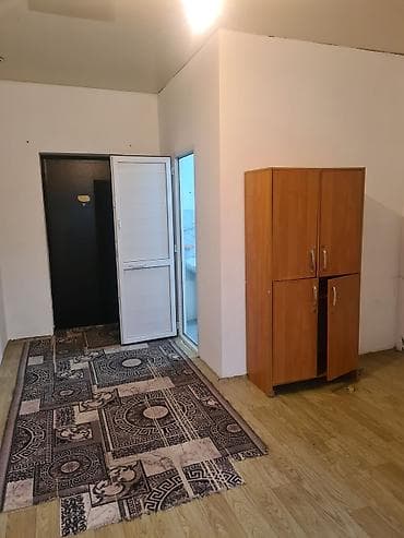 Сдаю квартиру с душем и туалетом с отопление, частично мебель