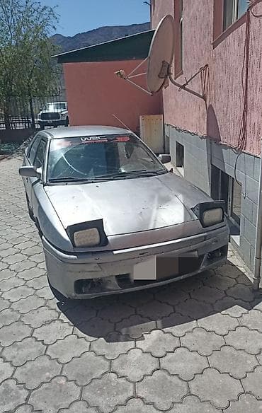 Mazda 323: 1990 г., 1.6 л, Механика, Бензин, Хэтчбэк