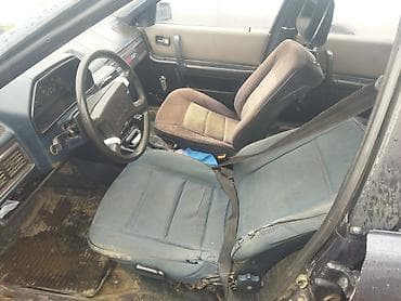 devo damaz: Audi 100: 1989 г., Механика, Бензин, Седан — 2