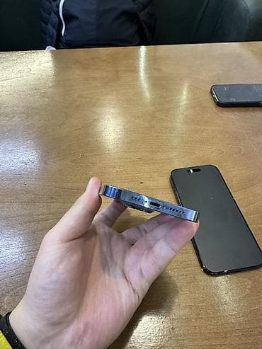 honor 7c: IPhone 13 Pro, Б/у, 256 ГБ, Голубой, Чехол, 85 % — 8