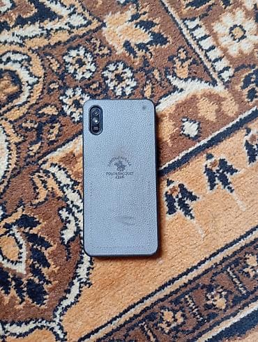 poco x7: Смартфон с чехлом Polo & Racquet Club - Экран: полноразмерный — 1