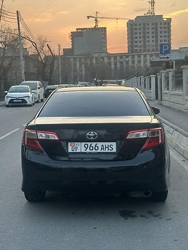 mazda titan: Toyota Camry: 2014 г., 2.5 л, Автомат, Бензин, Седан — 5