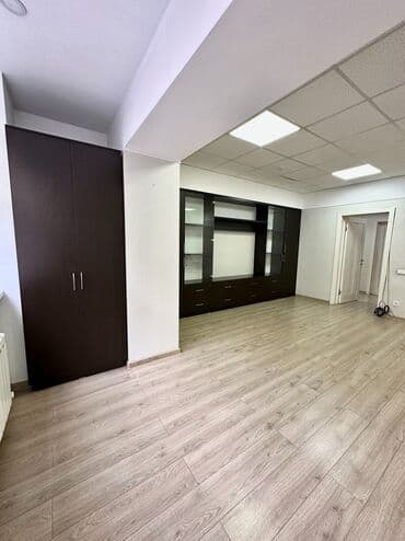 парикмахерские оборудование: 7 мкр Сдается помещение под офис магазин, медицинский центр — 4